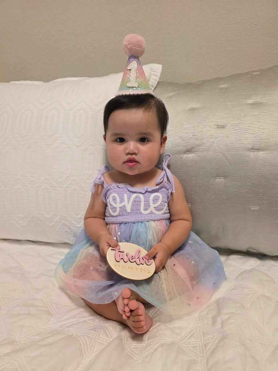 _edr2010's tweet photo. A little late, but just like that, I have a one-year-old. These 12 months flew by. I love the little person she’s becoming, but I’ll always miss the tiny baby she once was. Happy 1st birthday, my sweet girl. I love you more than anything. https://t.co/nLBg8uD4A5
