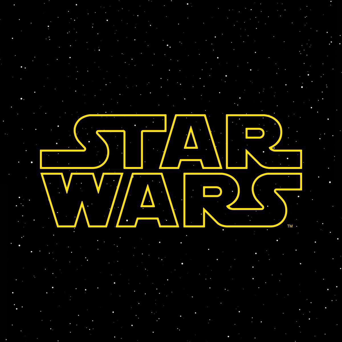 opgalactico's tweet photo. 🚨 AGORA É OFICIAL!

Jon Watts, da trilogia do Homem-Aranha de Tom Holland e da série Skeleton Crew, será o responsável pela direção de ‘Star Wars: Episódio X’!

O longa dará início a uma nova trilogia da saga principal, com roteiro de Simon Kinberg.

Daisy Ridley também deve retornar como Rey, embora sua participação ainda não tenha sido detalhada.

Apesar de ainda não ter recebido sinal verde da Disney, o projeto é atualmente considerado o filme de Star Wars em estágio mais avançado de desenvolvimento na Lucasfilm depois de Starfighter, que chega aos cinemas em 2027.

🗣️: THR