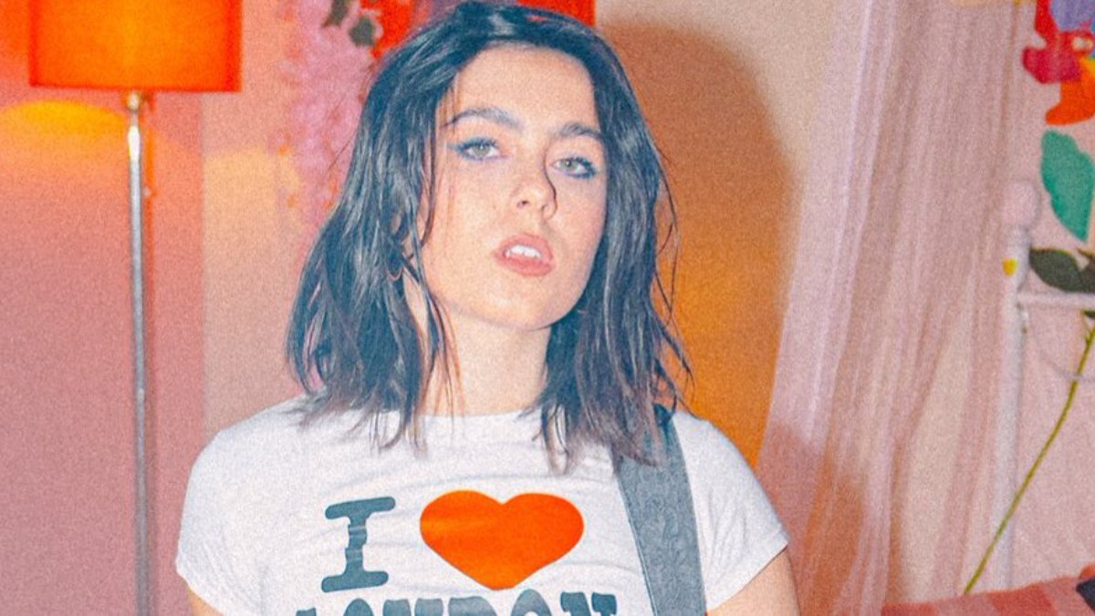 UniversalMusicE's tweet photo. ¿Cuál es tu canción favorita de #ChiaraOliver y por qué? https://t.co/rPEoucFGLJ