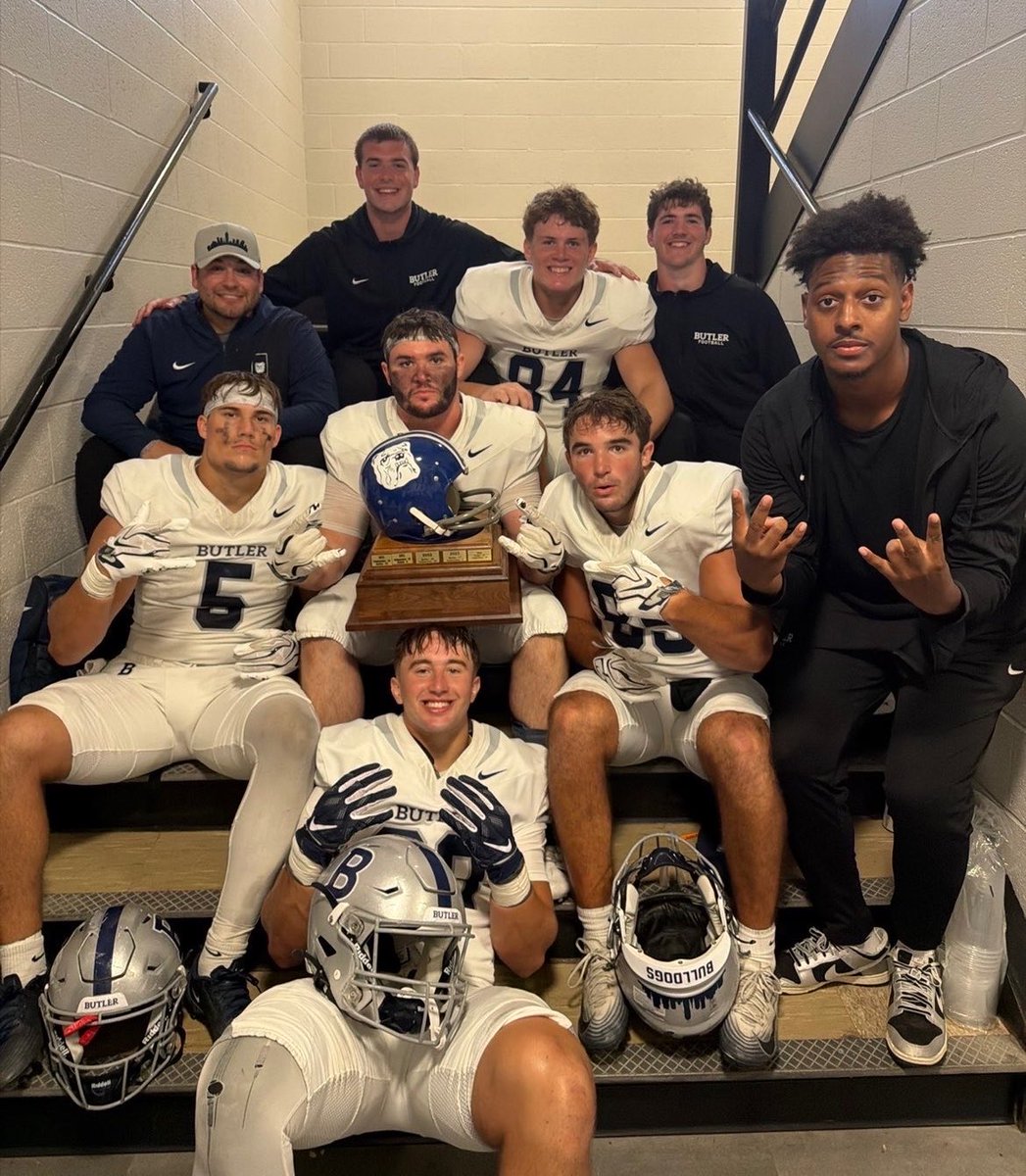 FBCoachMitch's tweet photo. HELMET STAYS HOME! #DawgCheck #WithAnEdge https://t.co/awSN2JMUI4
