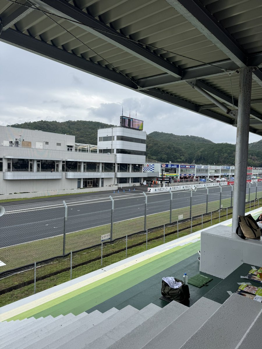 3j8vU9WRvVNgeL5's tweet photo. 岡山ラウンド二日目スタート😊
今日はいつもメンツと合流
今、雨は上がっていますが、天気予報だと🤔
今日はこちらでアピール👍
#Moty’s https://t.co/XbGBlgoRiw