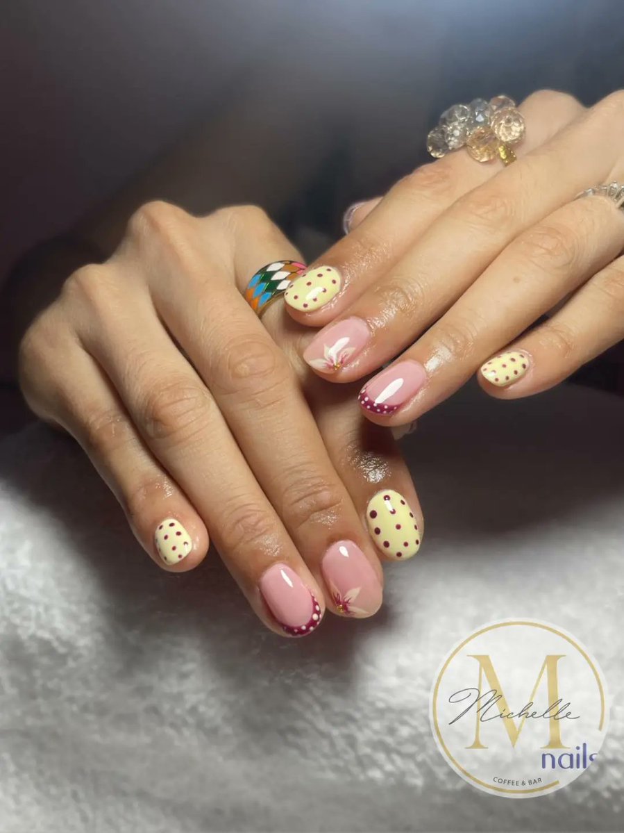 Andreyandrades's tweet photo. Las uñas bonitas también son parte del outfit. https://t.co/gVbuA690Gs