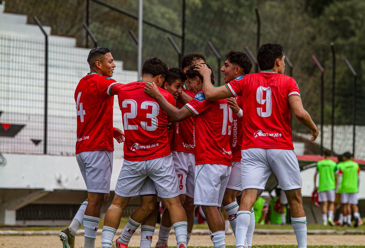 UNLoficial's tweet photo. 🏆 ¡CAMPEONES ZONAL SIERRA BAJA!

Lo dejamos todo en la cancha. Paso gigante para #ULoja 🔥

#UNL campeón de la Zonal Sierra Baja de la #LigaProUniversitaria ⚽

¡VAMOS POR MÁS! 💪
 #EducamosParaTransformar https://t.co/dRS59xDCYC