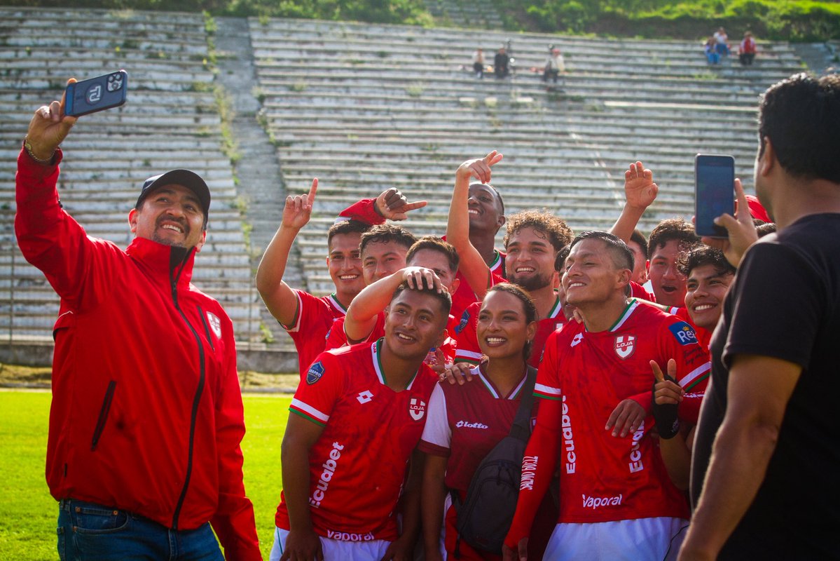 UNLoficial's tweet photo. 🏆 ¡CAMPEONES ZONAL SIERRA BAJA!

Lo dejamos todo en la cancha. Paso gigante para #ULoja 🔥

#UNL campeón de la Zonal Sierra Baja de la #LigaProUniversitaria ⚽

¡VAMOS POR MÁS! 💪
 #EducamosParaTransformar https://t.co/dRS59xDCYC