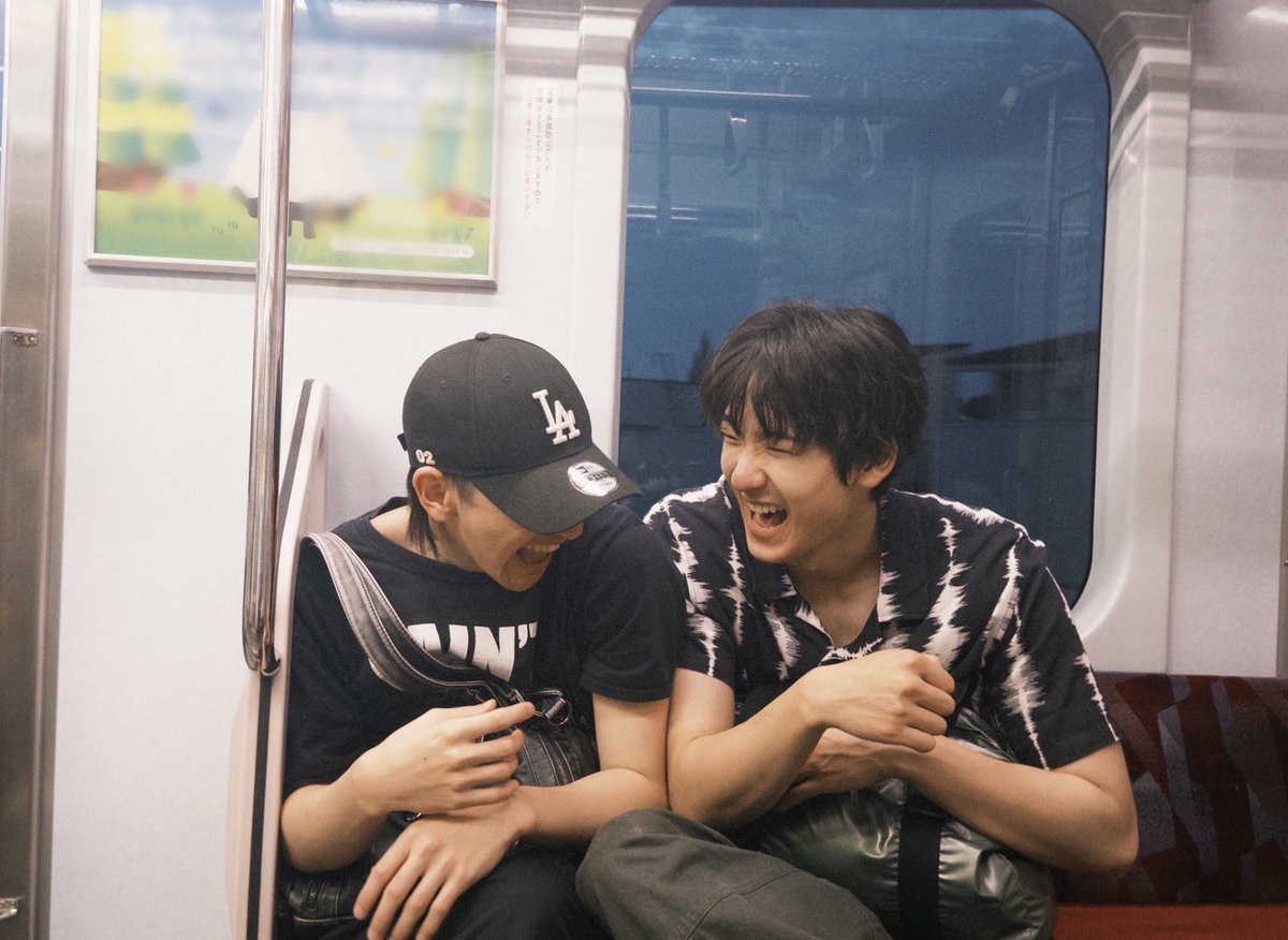 Hayate_ataka's tweet photo. 第4話ご覧いただきありがとうございました！
宙と達臣の初めての協力でした🐺
この二人の空気感をこれからも注目してください！
宙にいいように使われたな🧐

いつもくだらない話しながら楽しく2人で帰ってます笑
#仮面ライダーマイス https://t.co/CzJBC44ev3