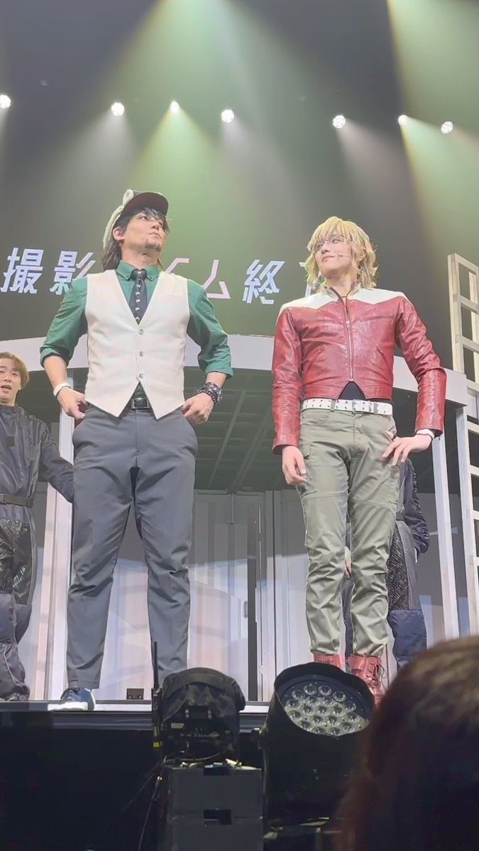 spi_film_log's tweet photo. バーナビー・ブルックス Jr.って、本当にずっと虎徹さんの方見てて、虎徹さんにしか向けない表情してて.....(虎徹さんはそれに気づいていない)
#タイバニ　#舞台タイバニ https://t.co/OCygXuwMwf