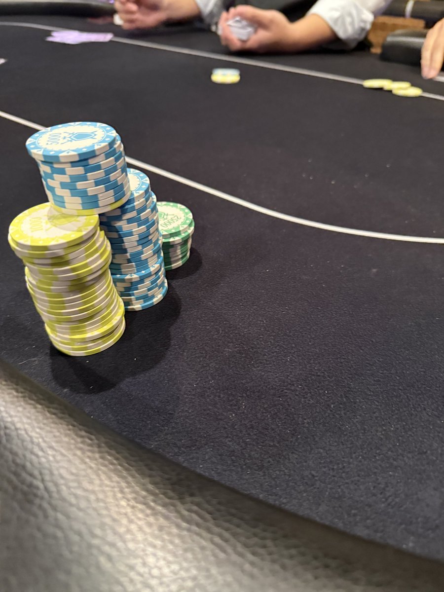 yoppepoker's tweet photo. day2〜 https://t.co/MWVgJKN53B