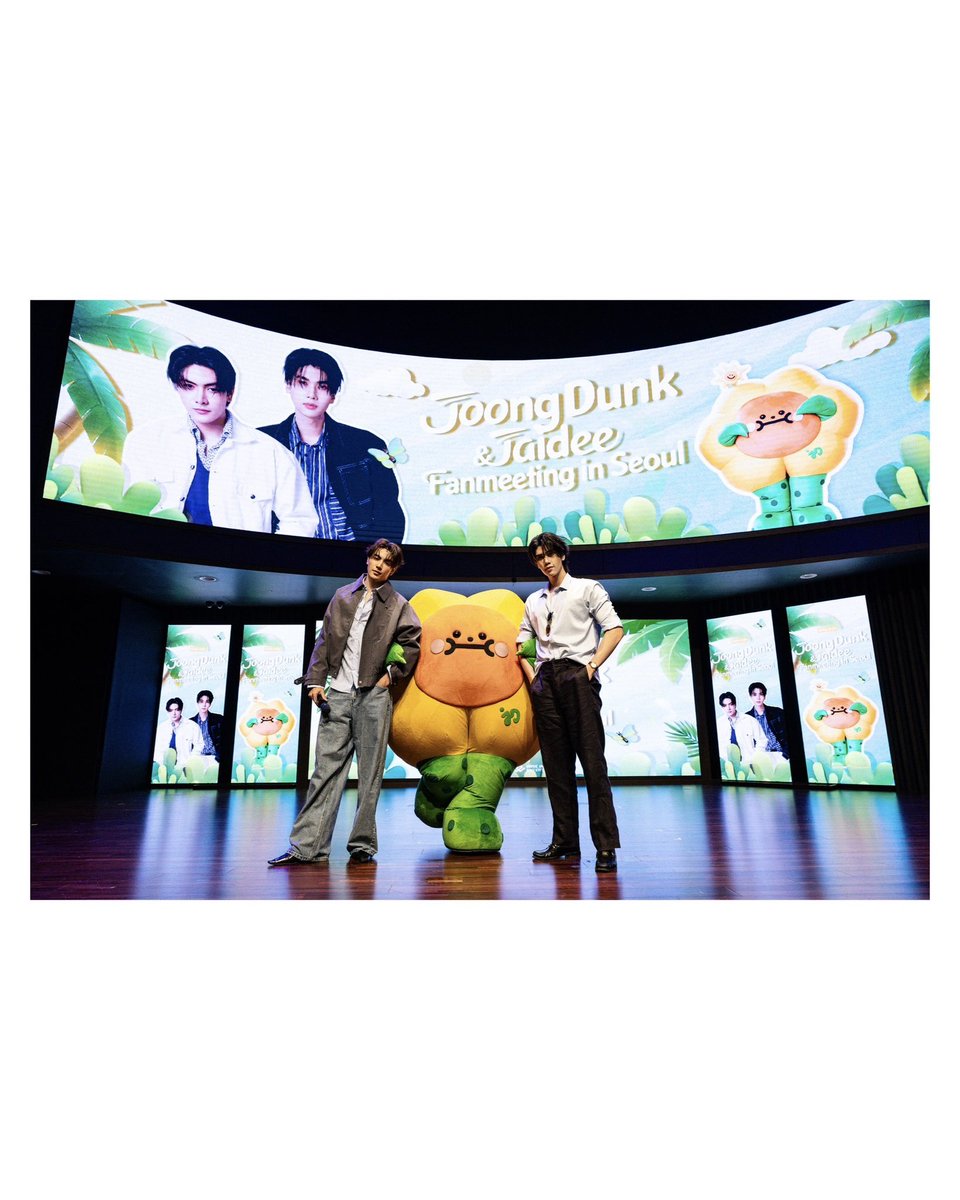 _hopedestiny__'s tweet photo. @GMMTV @ChenRcj @dunknatachai @jaidee__GMMTV my sunflower family 💛💛🌻

JOONGDUNK JAIDEE SEOUL SMILES
#JDJaideeFMinSeoul https://t.co/9f0JEwf5B0