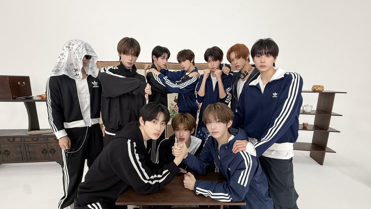 idntt_cosmo's tweet photo. 06즈vs08즈

#idntt #아이덴티티 https://t.co/ClKccjTxvW