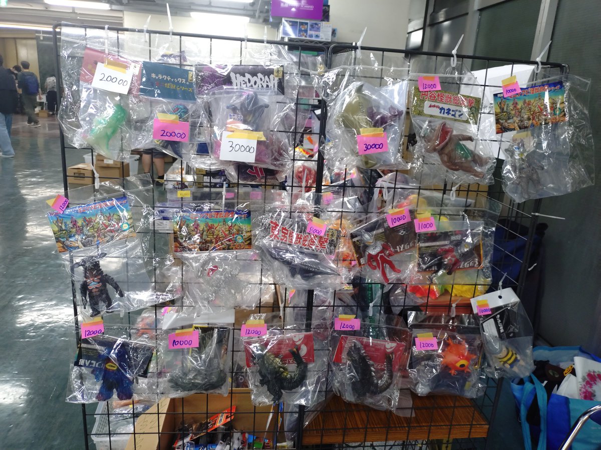 toygya's tweet photo. スーフェス準備出来ました
G-9にて！

#ソフビ
#プラモデル
#スーフェス https://t.co/qsZ0jzbuHy