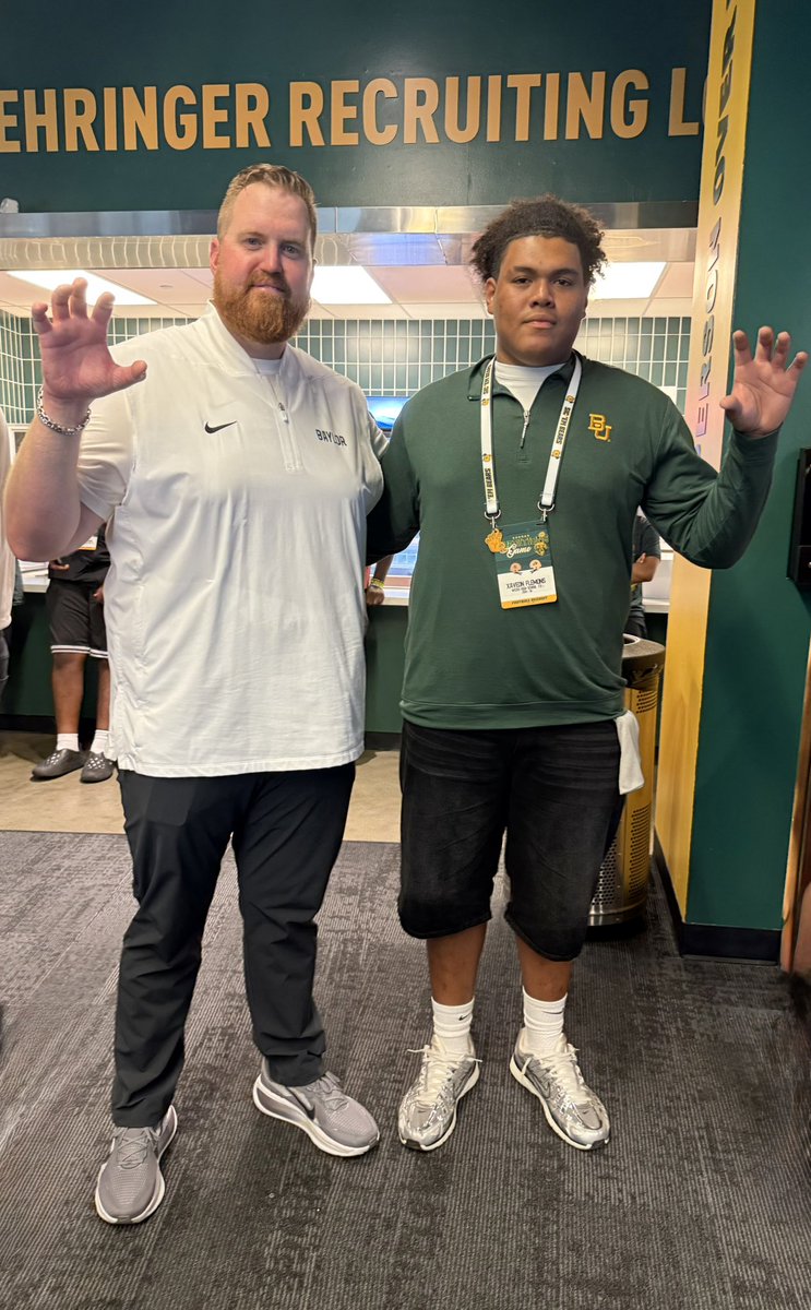 D1xaveon's tweet photo. Had an amazing time in Waco! Watching @BUFootball have an amazing win against Colorado! Thank you to all the coaches and staff who made the experience amazing!!! #SicEm
@WeissFootball 
@Coach_Hill2 
@Coach_ZWilk 
@_CoachRoss 
@ahunt90 
@Cwatts64 
@CoachDaveAranda 
@AustinWoods50 https://t.co/qL7WGfTtXu