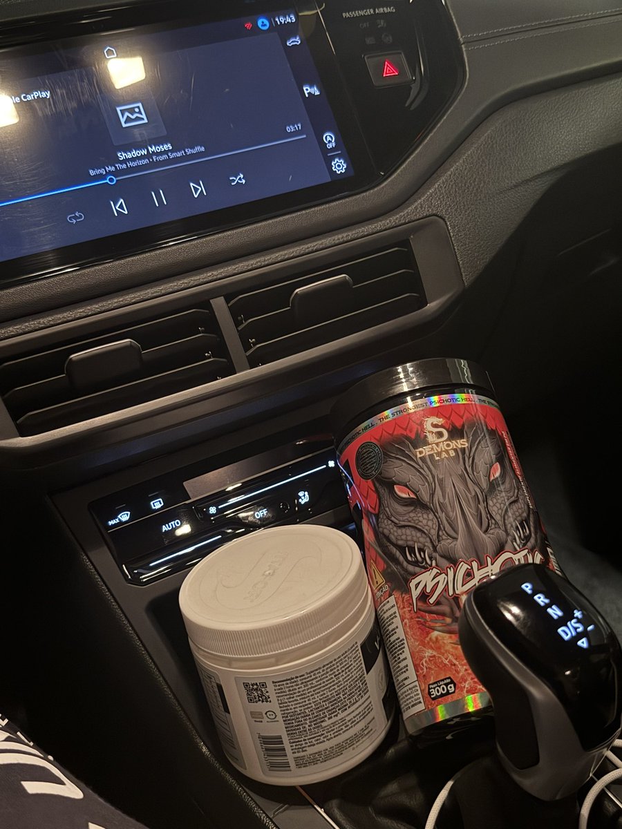 Raphaelicamilo's tweet photo. #preworkout time !!! https://t.co/qvNtJUc1BU