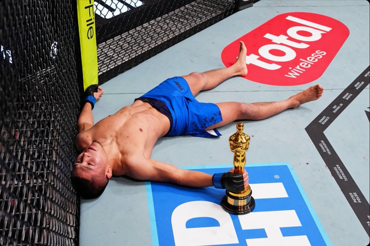 RX_MMA_06's tweet photo. Most pathetic shit I have ever seen #UFCVegas121 https://t.co/EbSNfeYqbC
