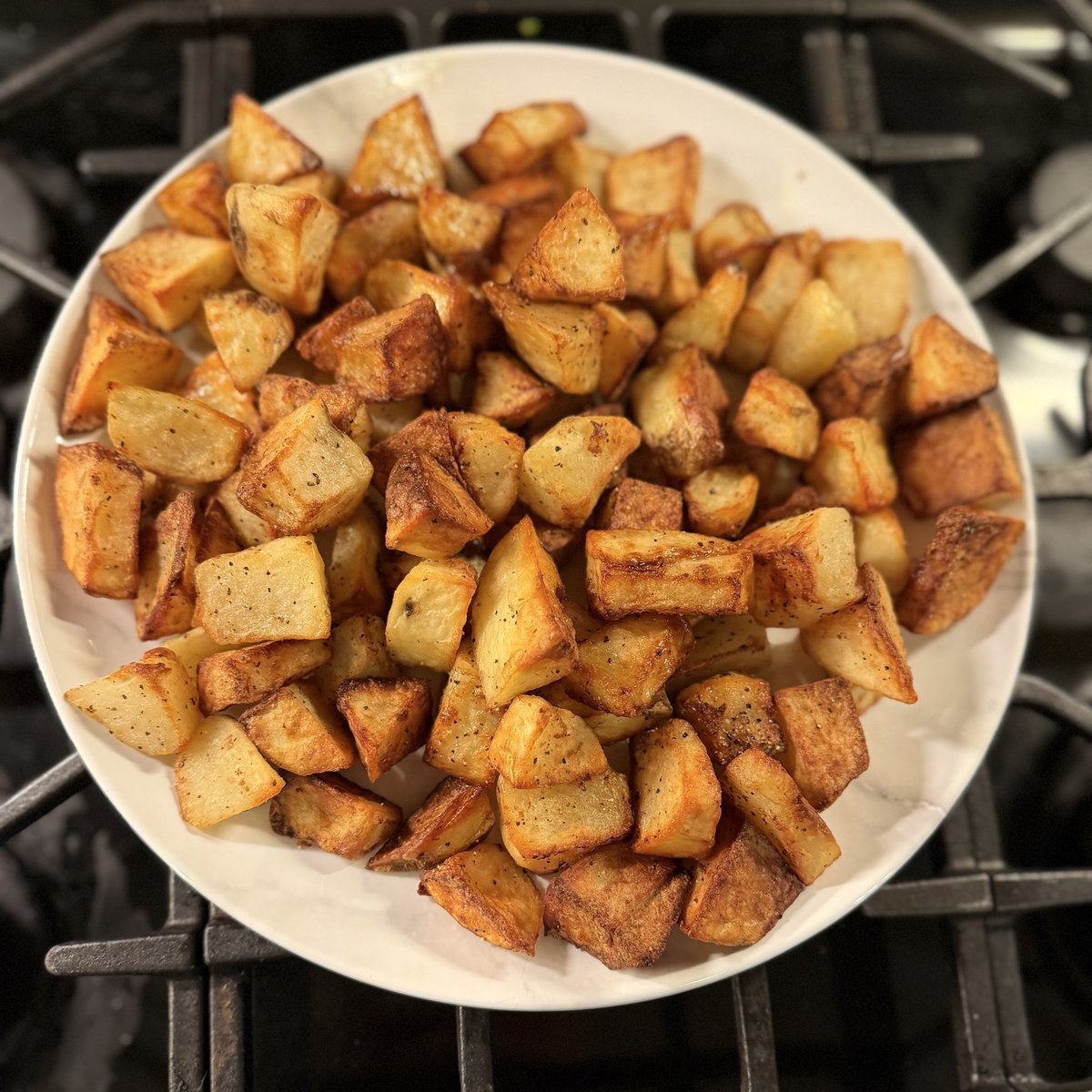 DeanTTraining's tweet photo. Subbing ground beef &amp; rice for ground beef &amp; potatoes is the dieting hack many don’t know they DESPERATELY need

Rice is awesome but potatoes provide MAX satiety benefits

IYKYK https://t.co/fBwqFgGI2d
