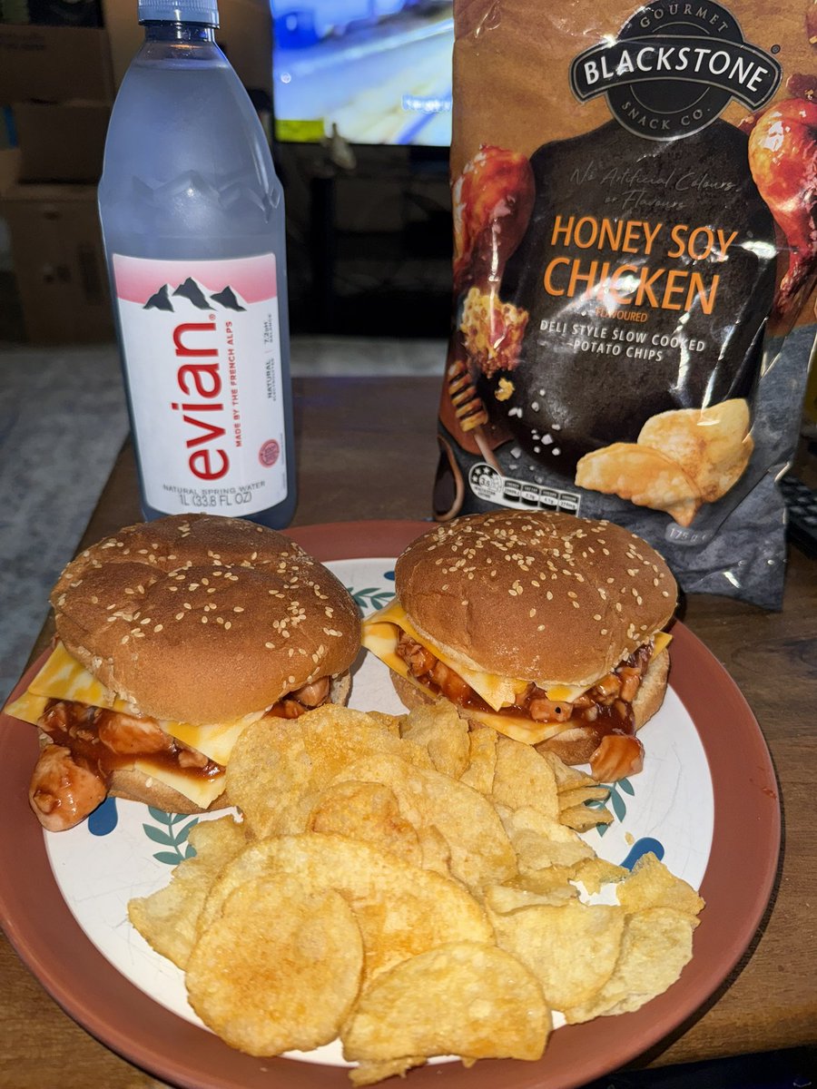 DanielV5454's tweet photo. Buckle up and HANG ON all New #OnPatrolLive STARTS NOW on @REELZPlus @ReelzChannel I have some Bbq chicken sandwiches and Honey Soy Chicken potato chips that are all the way from Australia 🇦🇺 thanks to Penny @LakotaZak stay safe out there everyone 🙏🏻 #OpNation #OnPatrol #OpLiveNation #OpLive @OfficialOPLive