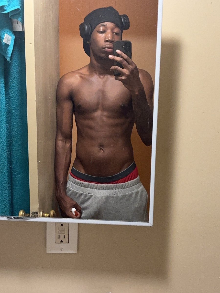 KJstayhighhasf's tweet photo. Instagram   Vs Twitter.🍆🐎 https://t.co/EqTJuvQd6E