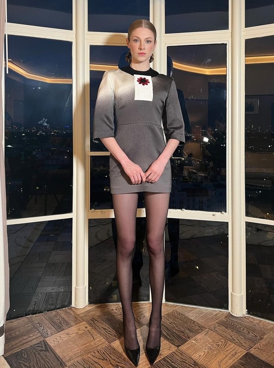 infohschaferbr's tweet photo. Hunter em 2024 durante 'The Double Club' pela Prada Mode. 

#hunterschafer #prada https://t.co/VobNyp8mbY