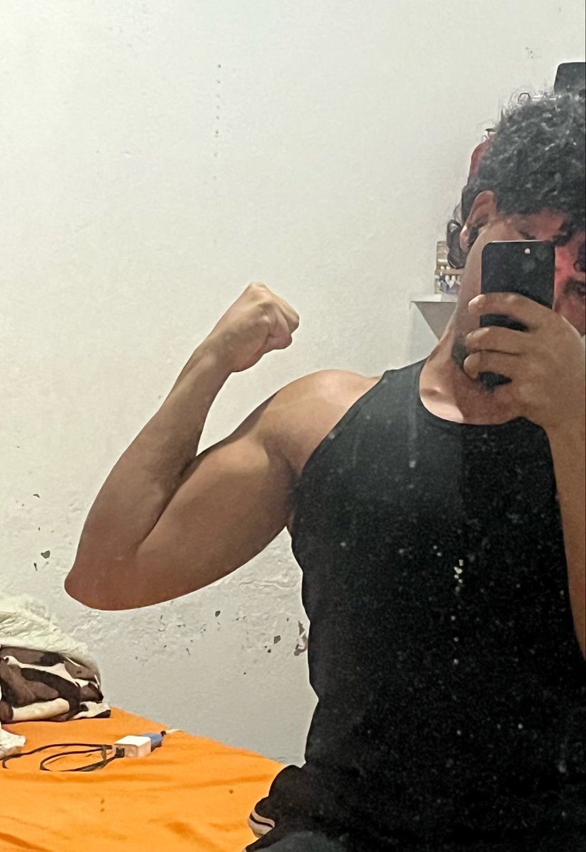 Xjlxoh's tweet photo. O espelho podre ￼￼￼￼￼😩 https://t.co/lN2FjdAS5g