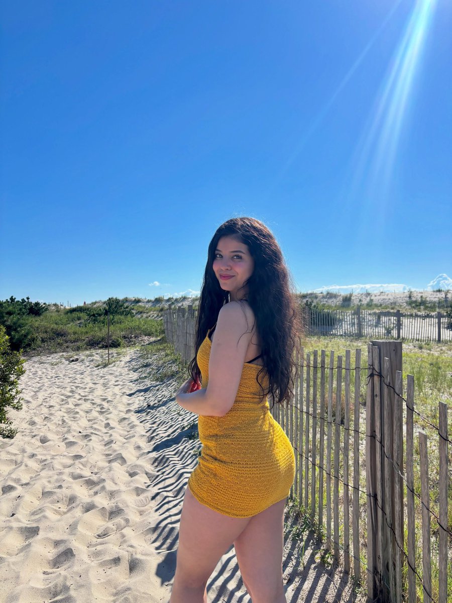 FxckSlutzZz's tweet photo. -Real Latina Cousin, She so thick and bad mami. Who Got Her Leaks https://t.co/QtckyuyLXD