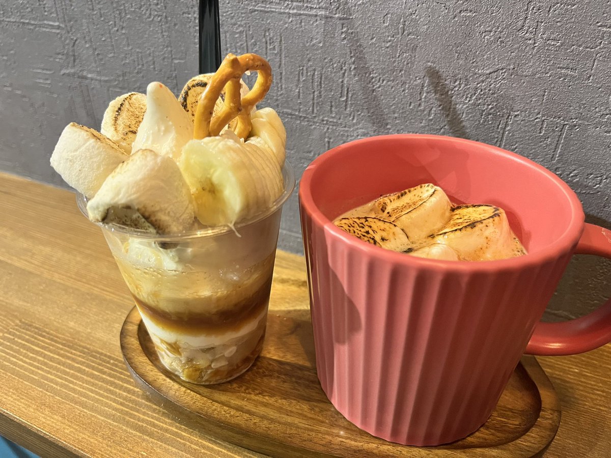 KOMAhappygiving's tweet photo. あぁぁぁ〜、今日はとうとう SWECHUBBY の最終日。
仕事終わりの癒しが無くなっちゃう。
今日は仕事じゃないけど、夕方に食べに行くワ。

#SWECHUBBY #スイチャビー #牧野 #牧野阪 #枚方市 #ソフトクリーム #カフェ #スイーツ https://t.co/mjRYAn5YZF