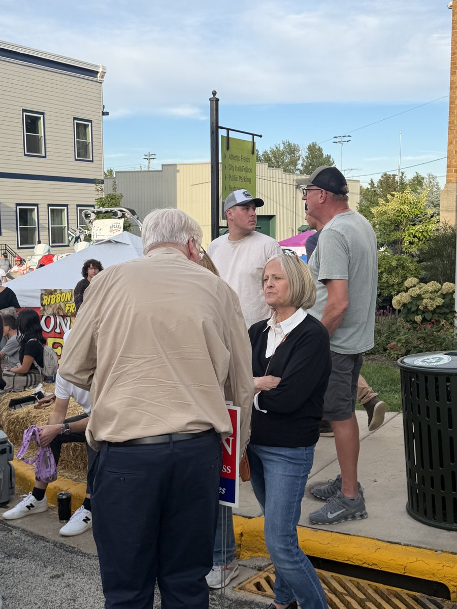 GrothmanforWI's tweet photo. A fantastic weekend at the Green Lake Golden Days Harvest Fest! Loved meeting and chatting with so many folks. #GreenLake #GoldenDays #HarvestFest https://t.co/ba5XGpJs2B