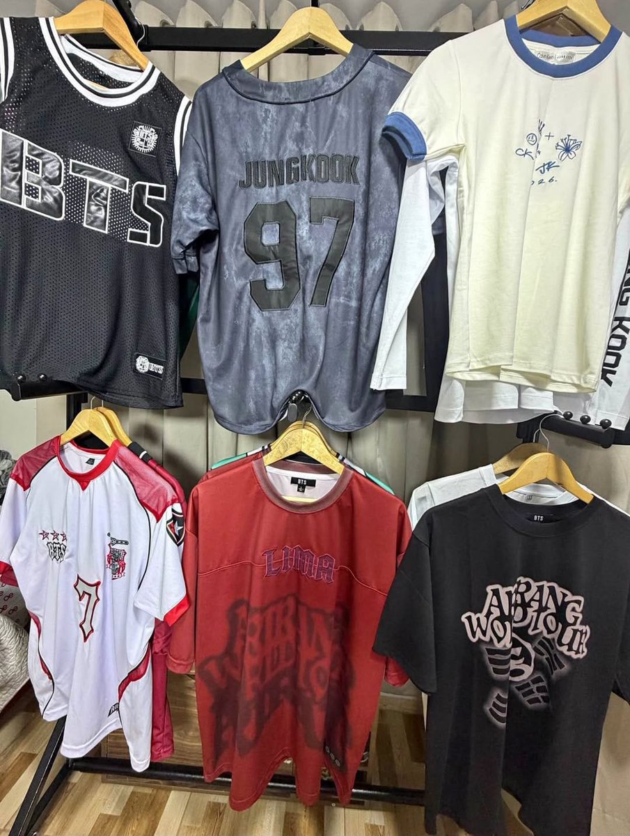 Moon_Ale13's tweet photo. Pasen dato de la tienda por favor :(

#BTS_WORLDTOUR_ARİRANG https://t.co/pebGmLovJA