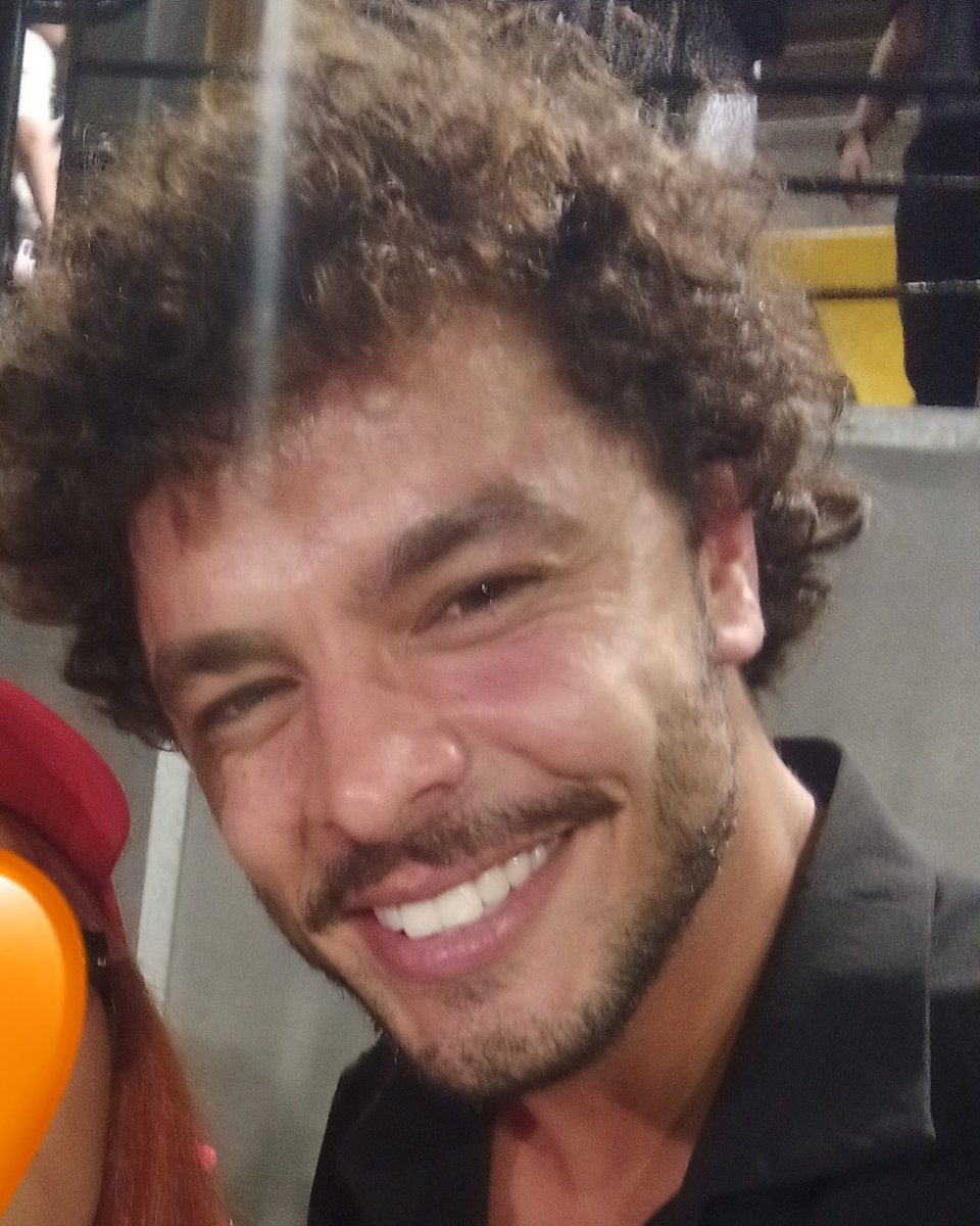fivereserva's tweet photo. O Matheus foi ver a peça também 😭 https://t.co/tR3HoivQMe