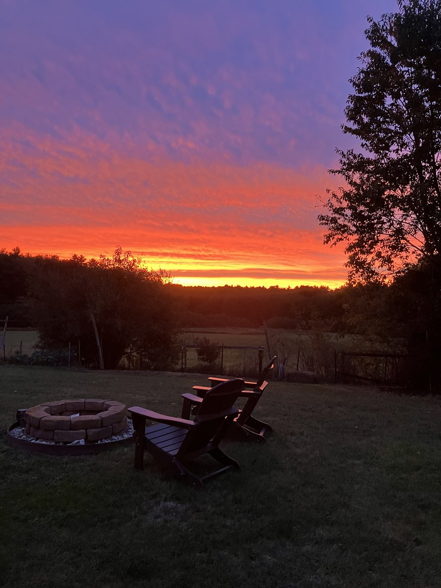 davec_NH's tweet photo. Sunset last night in NH https://t.co/ixZAyXuOYN