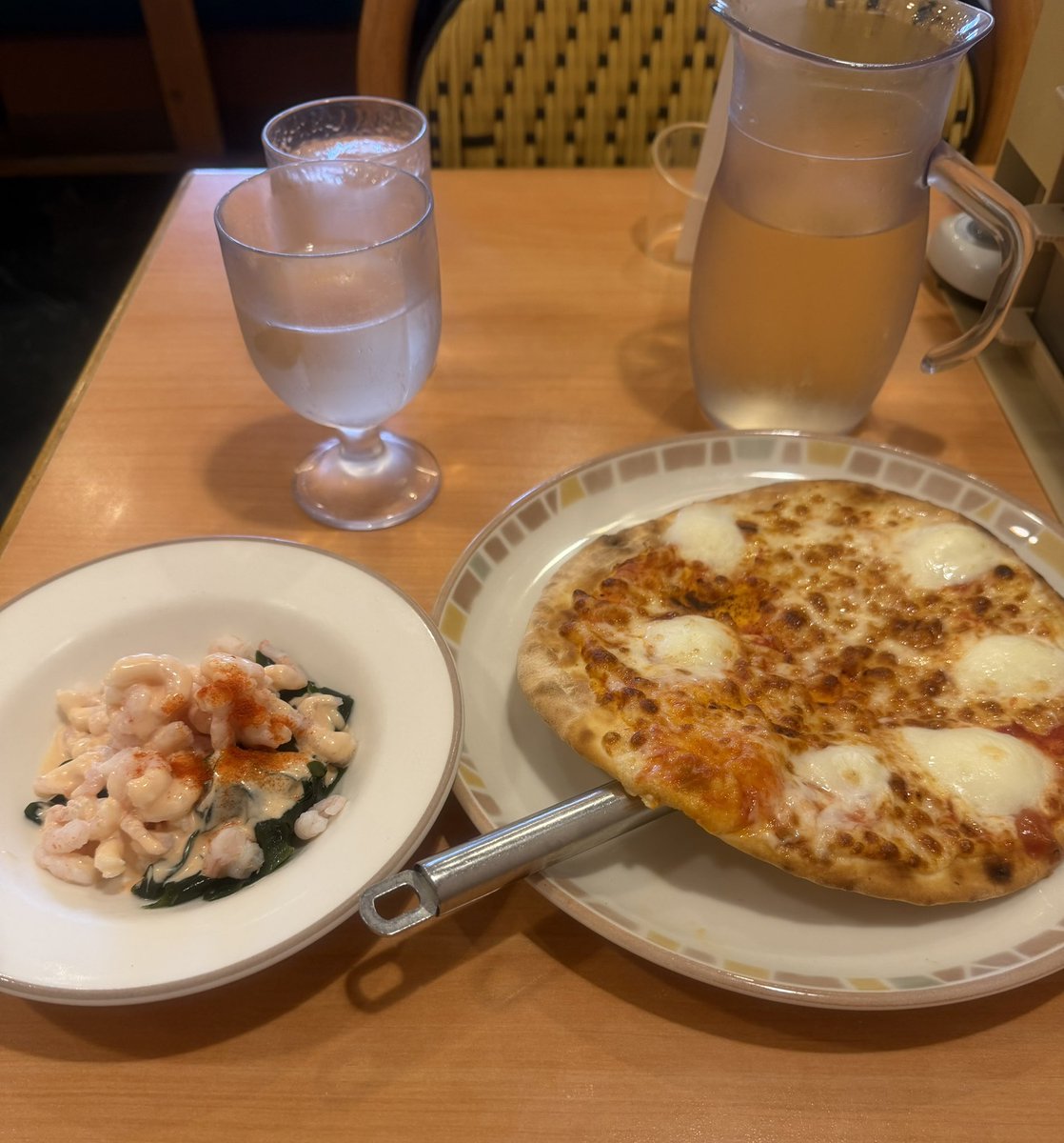 ayadaisy0109's tweet photo. サイゼ飲み開始🍷 https://t.co/mwBHvGm7FH