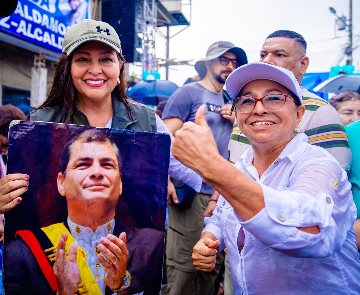 SofiaEspinRC's tweet photo. Gracias Monte Sinaí. 🤩
La lluvia no nos detuvo. 🙌🏽

Hay lugares que durante años nadie vió y que siempre merecieron ser escuchados.

Porque ningún barrio, ninguna comunidad y ninguna familia debe quedarse atrás. ❤️💙

#GuayasVencerá #GuayaquilVencerá https://t.co/85QbNVqjHE