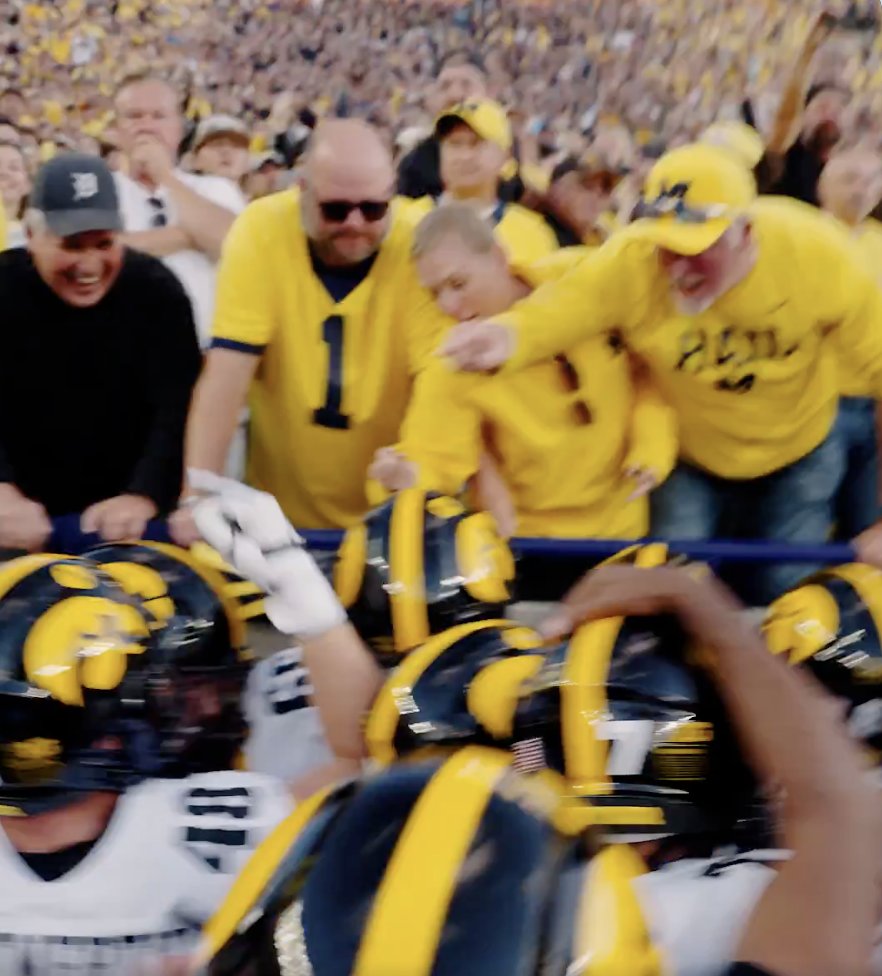 DillonBeckwith's tweet photo. We enjoy their big house. we go home now. https://t.co/vYZB2tGQuh