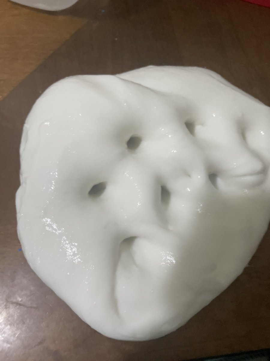 comedicAnimal's tweet photo. 2 more slimes The 2nd is light blue but it looks more white in the picture https://t.co/8GovTo4TaE