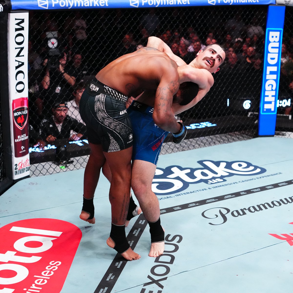#UFCVegas121 Official Result: Mickey Gall (@​MickeyGall) defeats Sedriques Dumas via Submission at 0:57 of Round 1.

Complete Main Card Results ➡️ <https://t.co