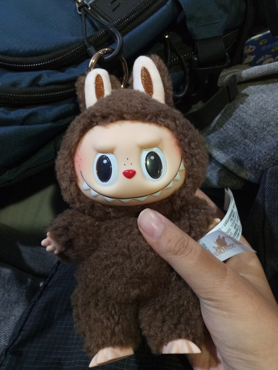 _rotijohn00's tweet photo. I got a labubu https://t.co/emFXZxdYaD