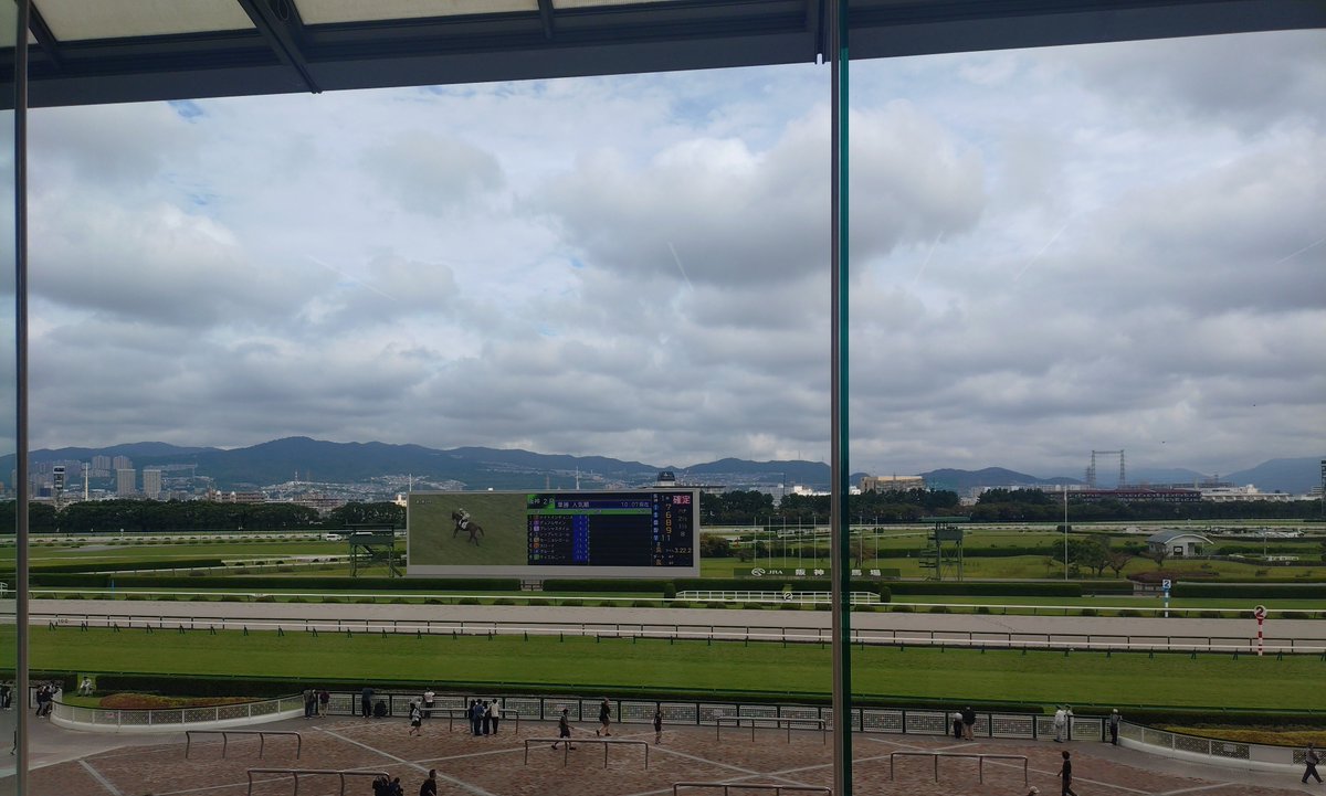 bluerainbringer's tweet photo. 2日続けて阪神競馬場🐴
そして朝ご飯 https://t.co/Ug2MxUIm1o