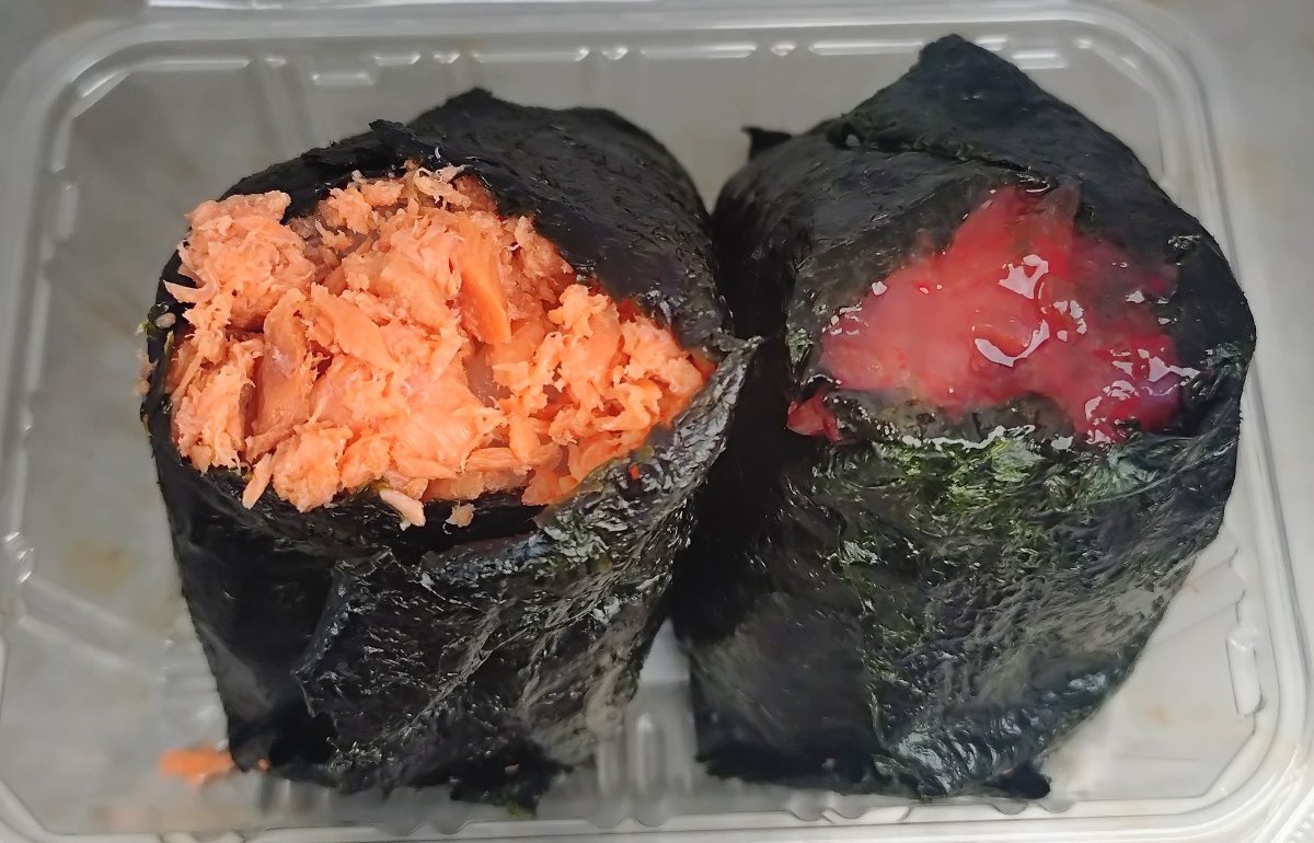 bluerainbringer's tweet photo. 2日続けて阪神競馬場🐴
そして朝ご飯 https://t.co/Ug2MxUIm1o