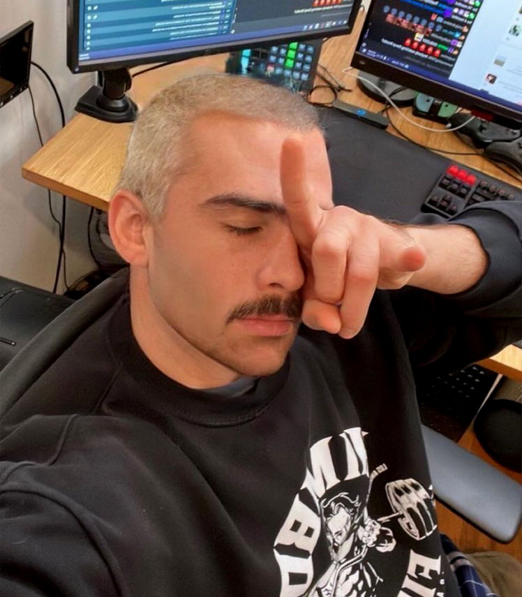 Popstonox's tweet photo. Hasan Piker says if Angie Nixon and Abdul El-Sayed both win their senate elections he will dye his hair platinum blond

The Florida and Michigan elections are in 38 days https://t.co/7s0dDZ5cT7