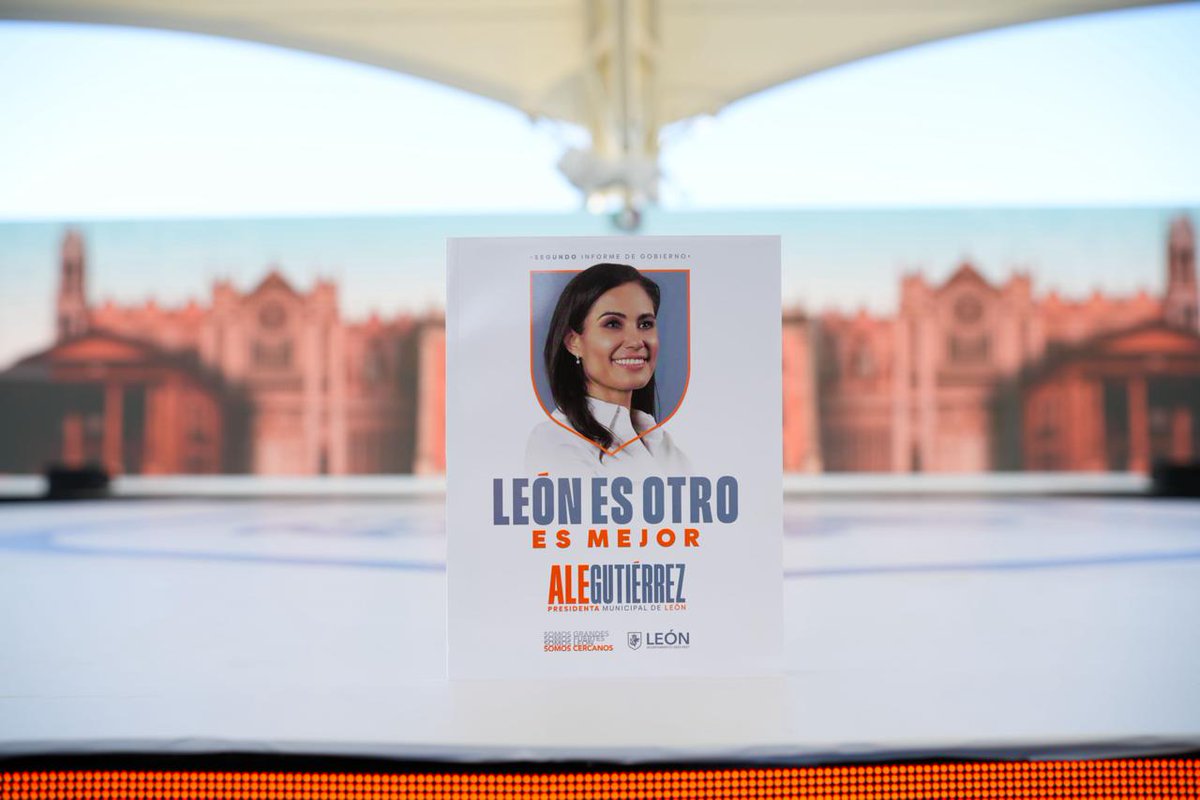DanteDelgado's tweet photo. ¡León tiene un gobierno naranja! 🧡

Reconozco el trabajo de @AleGutierrez_mx, con ella, gobernar es estar cerca, escuchar y trabajar para que las cosas pasen. Con espacios públicos, obras que mejoraron la ciudad y acciones que ponen primero a las niñas y los niños.

León es otro y es mejor.