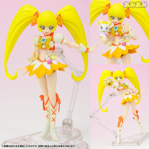 nekoteck2011's tweet photo. @Tanukichi_mingo プリキュアのフィギュアーツが番組放送と同時に出てた頃は
髪の巨大な重さに首関節が耐えられなくて
頭が髪に引っ張られた角度に傾いていたのだわ！！
のちに交換パーツで関節のない首軸も同根された。
でもだんだん曲がってく！！ https://t.co/5oCzi9ISHA
