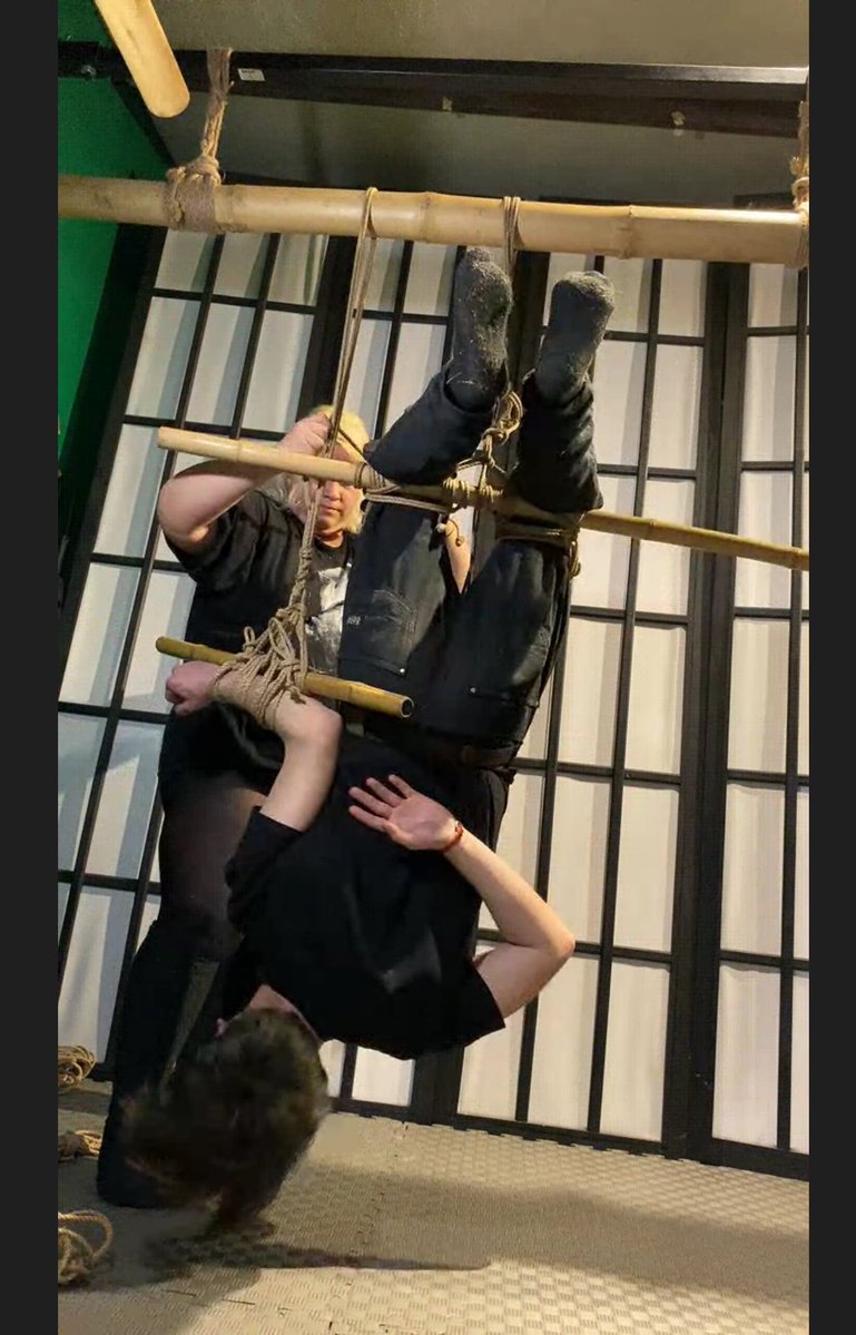 ShibariValencia's tweet photo. La clase online de shibari con bambú fue súper hermosa gracias a todos lo que asistieron 

Si quieres aprender shibari en #venezuela  o de forma online en cualquier parte del mundo escríbenos 

#shibarivalencia #shibarivenezuela https://t.co/OSRMjCZDCt