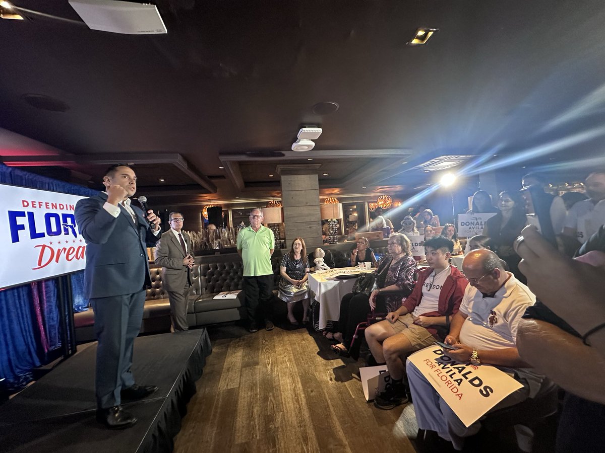 BorreroForFL's tweet photo. It was my great honor, to be able to open up in prayer for @ByronDonalds @BryanAvilaFL campaign rally in Miami Beach today. The future of Florida will either be a prosperous, free and blessed state under Governor Byron Donalds and Lt. Governor Bryan Avila, or broke, woke, bound and crime ridden under David Jolly. The choice couldn’t be any clearer - go vote and encourage all of your family and friends to vote for the Donalds / Avila ticket this November.