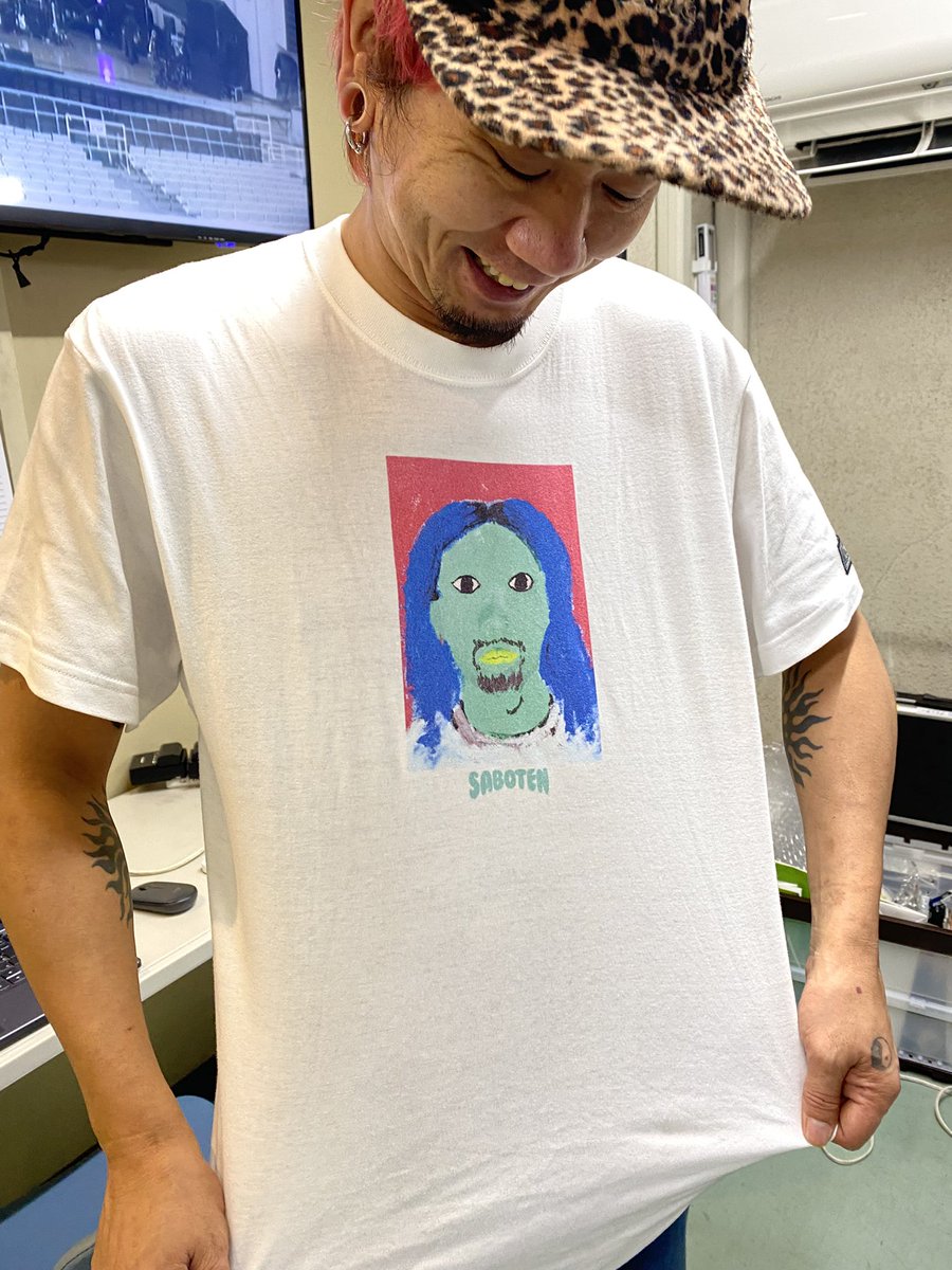 SAKESABOTEN's tweet photo. 今日マスコロでロリクレの
伝説の愛されTシャツ
復活してます。
今回は半袖。
ロリクレブースにGoしてね。 https://t.co/bg7G4SW0bP