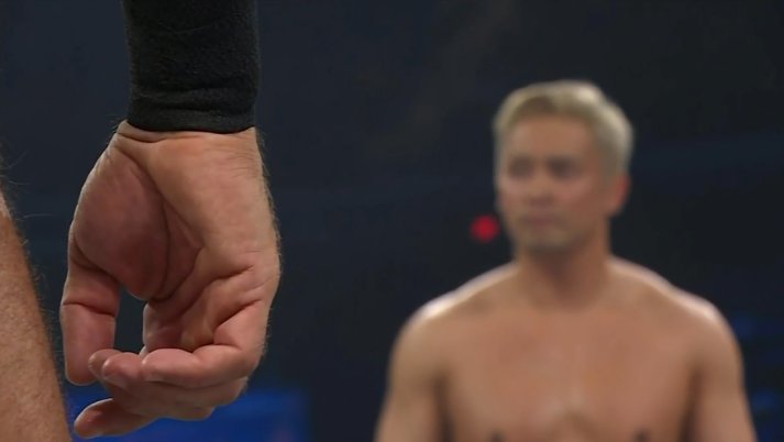 TheDrainmaker's tweet photo. AEW trademark shot for big matches. 🔥 https://t.co/9yl0pHk1z2
