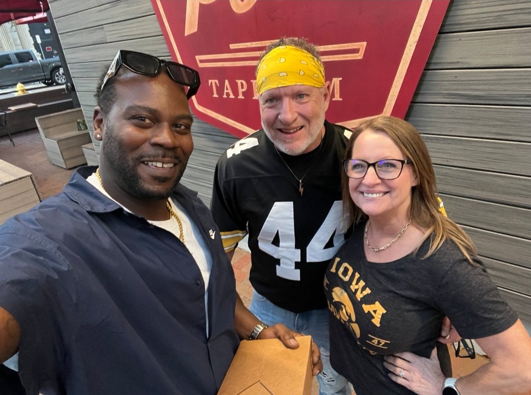 74Long12's tweet photo. 🏈🔥 Game day got a little more interesting! Had an amazing time meeting my friends and Sexxy Couple @BigsexydaddyD @hotkat_licious and enjoying Michigan vs. Iowa. Great vibes, great company—and let’s just say we had a 😈 **exotic bet on the line!** 👀🔥
#MichiganVsIowa #GameDay #ExoticBet #FootballVibes #GoodCompany