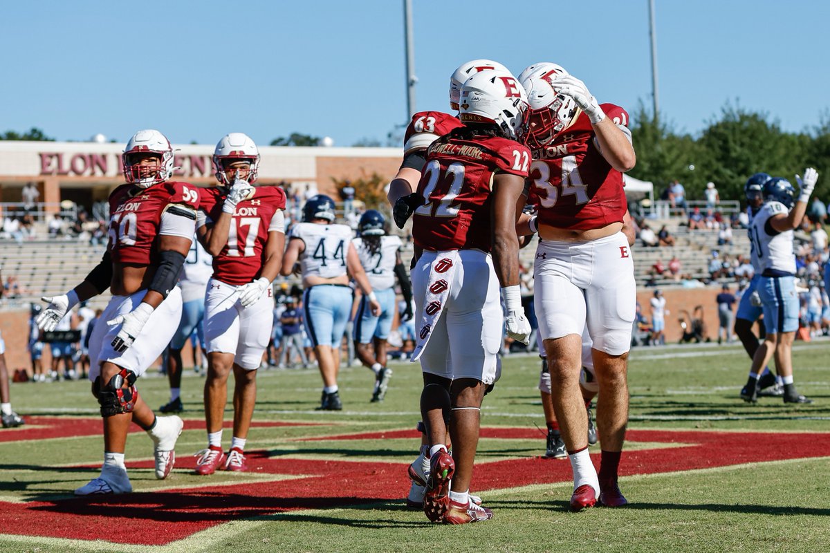 ElonFootball's tweet photo. Team. Win.
#PhoenixRising | #AED https://t.co/3AuRqKu8Ok