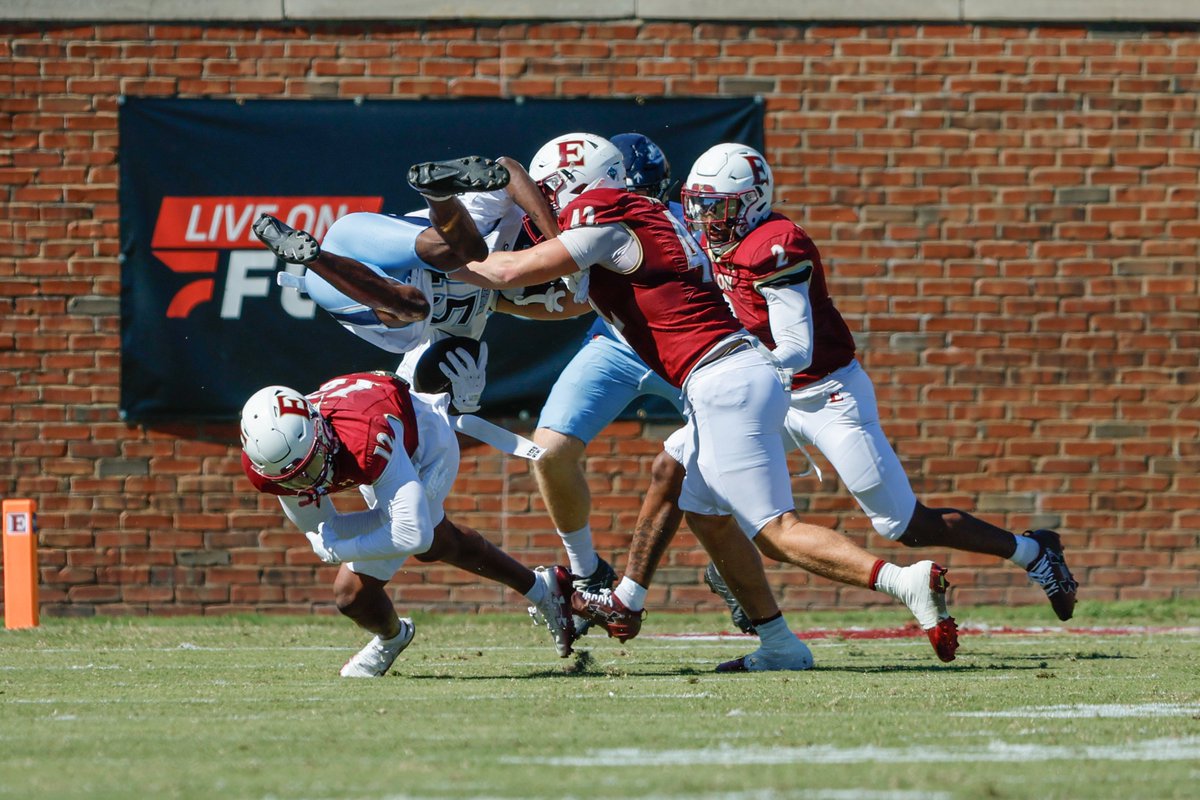 ElonFootball's tweet photo. Team. Win.
#PhoenixRising | #AED https://t.co/3AuRqKu8Ok