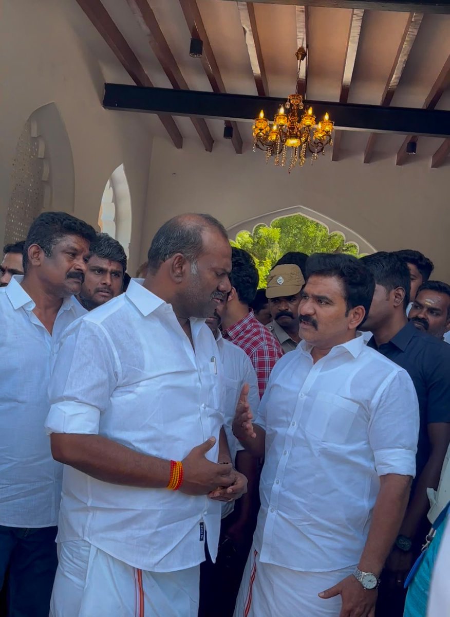 CTR_Nirmalkumar's tweet photo. நேற்று (26.09.2026) மதுரை காந்தி நினைவு அருங்காட்சியகத்தில் மாண்புமிகு தமிழ்நாடு முதலமைச்சர் அவர்கள் பல்வேறு அரசு நிகழ்ச்சிகளில் பங்கேற்பதற்காக மதுரை மாவட்டத்திற்கு வருகை தருவதை முன்னிட்டு மேற்கொள்ளப்பட்டு வரு��் முன்னேற்பாடு பணிகள் தொடர்பாக ஆய்வு செய்த போது.

உடன் மதுரை மேற்கு ச‌ட்டம‌ன்ற தொகுதி  உறுப்பினர் திரு  S.R தங்கப்பாண்டி, மாவட்ட ஆட்சித்தலைவர் திரு. நிஷாந்த் கிருஷ்ணா, இ.ஆ.ப., அவர்கள்,  மாநகராட்சி ஆணையாளர் திரு.கௌரவ் குமார்,இ.ஆ.ப., அவர்கள் ஆகியோர் உடன் உள்ளனர்.