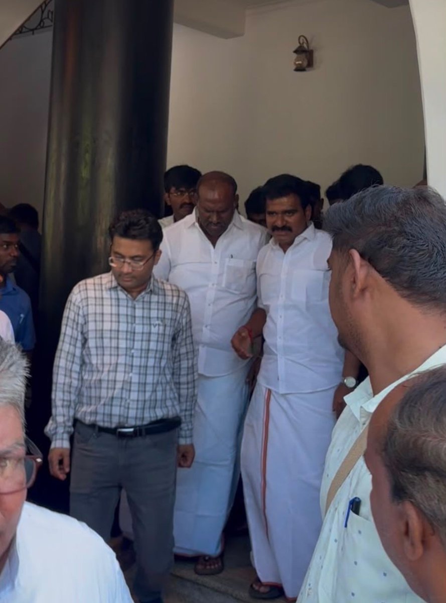 CTR_Nirmalkumar's tweet photo. நேற்று (26.09.2026) மதுரை காந்தி நினைவு அருங்காட்சியகத்தில் மாண்புமிகு தமிழ்நாடு முதலமைச்சர் அவர்கள் பல்வேறு அரசு நிகழ்ச்சிகளில் பங்கேற்பதற்காக மதுரை மாவட்டத்திற்கு வருகை தருவதை முன்னிட்டு மேற்கொள்ளப்பட்டு வரு��் முன்னேற்பாடு பணிகள் தொடர்பாக ஆய்வு செய்த போது.

உடன் மதுரை மேற்கு ச‌ட்டம‌ன்ற தொகுதி  உறுப்பினர் திரு  S.R தங்கப்பாண்டி, மாவட்ட ஆட்சித்தலைவர் திரு. நிஷாந்த் கிருஷ்ணா, இ.ஆ.ப., அவர்கள்,  மாநகராட்சி ஆணையாளர் திரு.கௌரவ் குமார்,இ.ஆ.ப., அவர்கள் ஆகியோர் உடன் உள்ளனர்.