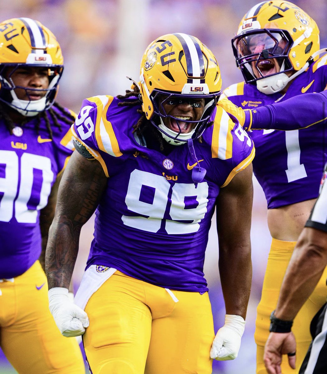 znagy20's tweet photo. Lane Kiffin and the LSU staff inked the No. 1 DL in Georgia last December: Deuce Geralds.

Now, the Peach State’s all-time high school career sack leader is thriving Year 1 in the Boot…

Through 3.5 games:
- 3.0 sacks
- 4 TFLs
- 1 FF

The true freshman is making a statement… https://t.co/6Sk8BTkJ9y