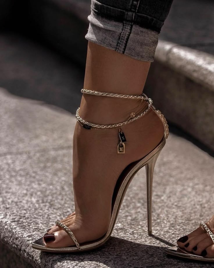 MissLondonShoes's tweet photo. Like and retweet if you love these shoes! 👠 #shoes #highheels  #loveshoes  #hotheels https://t.co/XQbhIh846h